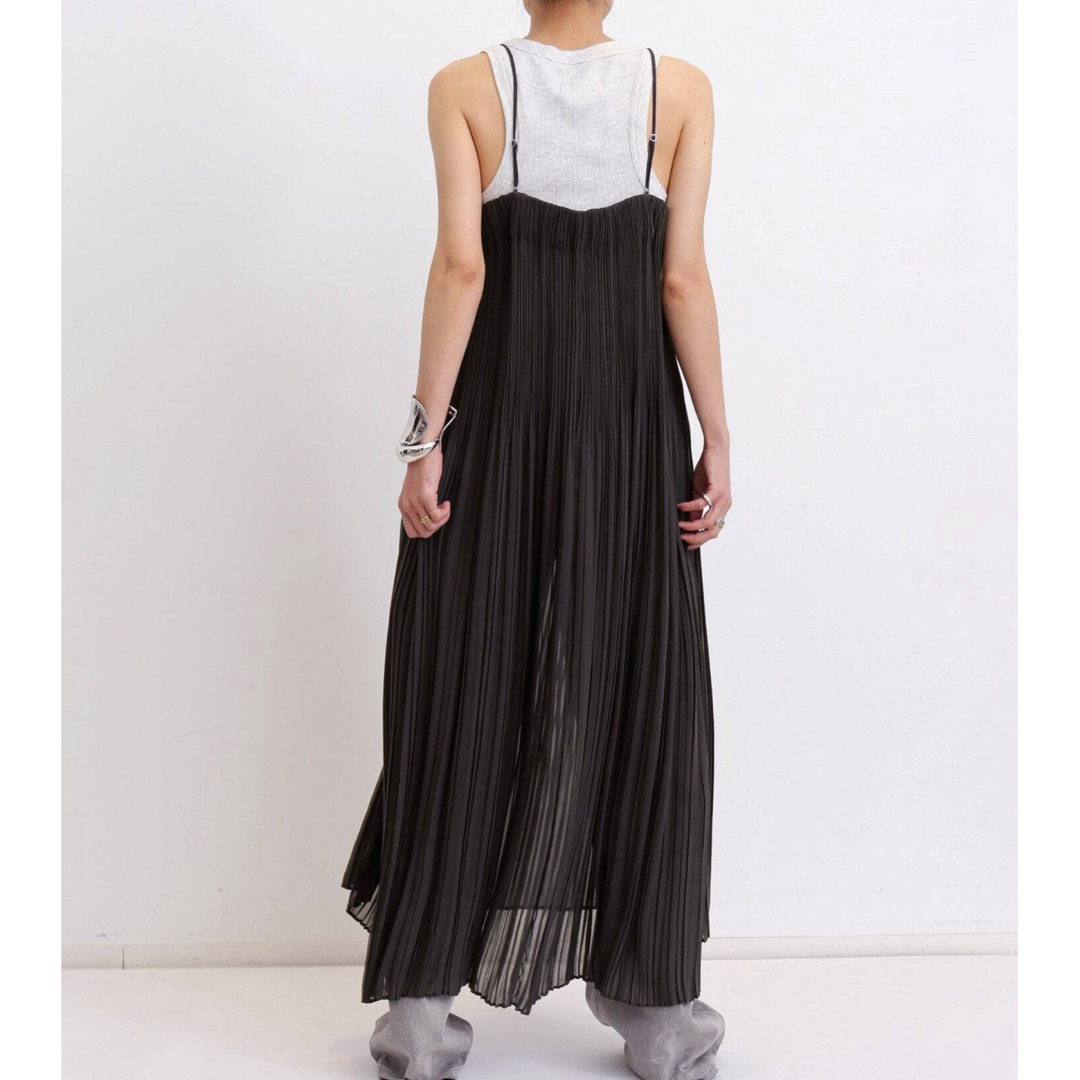 L'Appartement DEUXIEME CLASSE(アパルトモンドゥーズィエムクラス)のL'Appartement Sheer Pleats Cami Dress レディースのワンピース(ロングワンピース/マキシワンピース)の商品写真