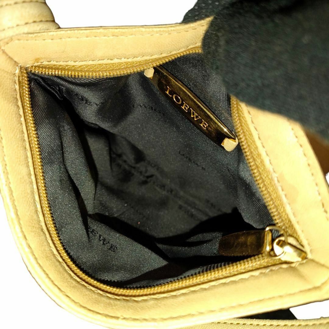 LOEWE(ロエベ)のロエベ ミニショルダーバッグ ポシェット アナグラム レザー ベージュ系 肩掛け レディースのバッグ(ショルダーバッグ)の商品写真