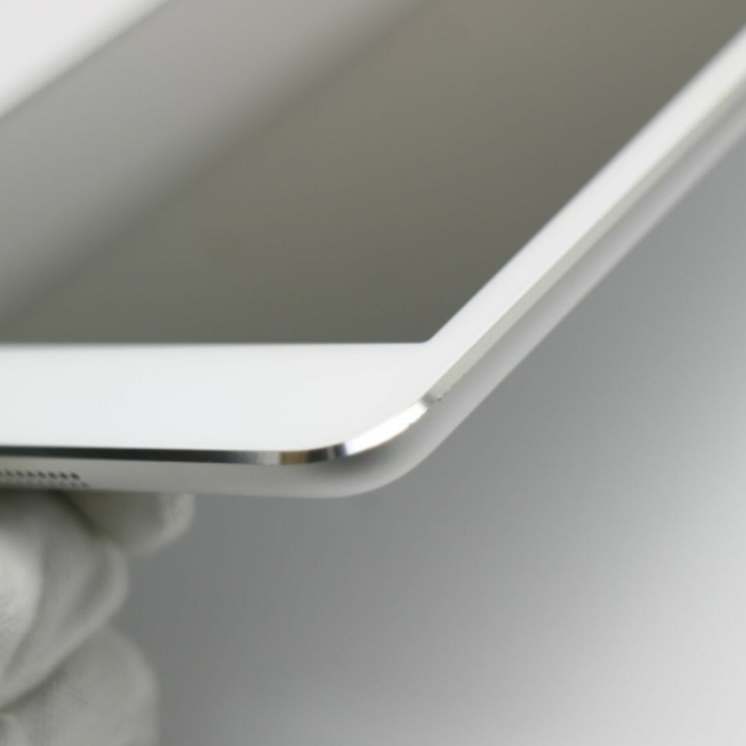 Apple(アップル)の新品同様 iPad mini Wi-Fi 16GB ホワイト  M555 スマホ/家電/カメラのPC/タブレット(タブレット)の商品写真