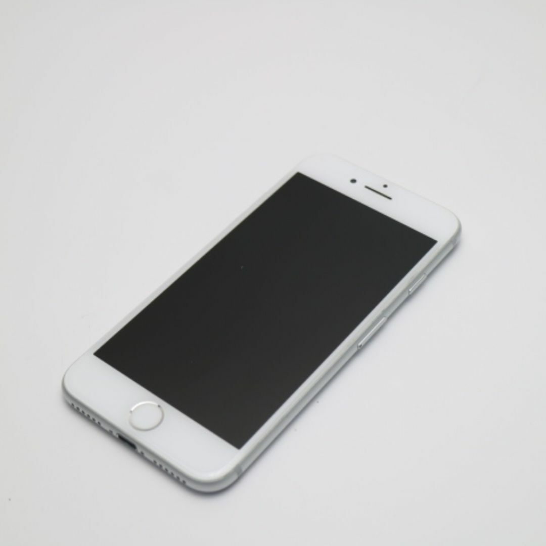 iPhone(アイフォーン)の超美品 SIMフリー iPhone7 32GB シルバー  M555 スマホ/家電/カメラのスマートフォン/携帯電話(スマートフォン本体)の商品写真