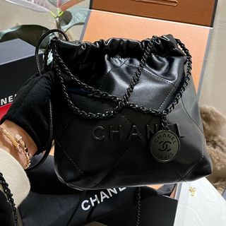 シャネル(CHANEL)のシャネル 22 ミニ CHANEL バッグ(ロングワンピース/マキシワンピース)