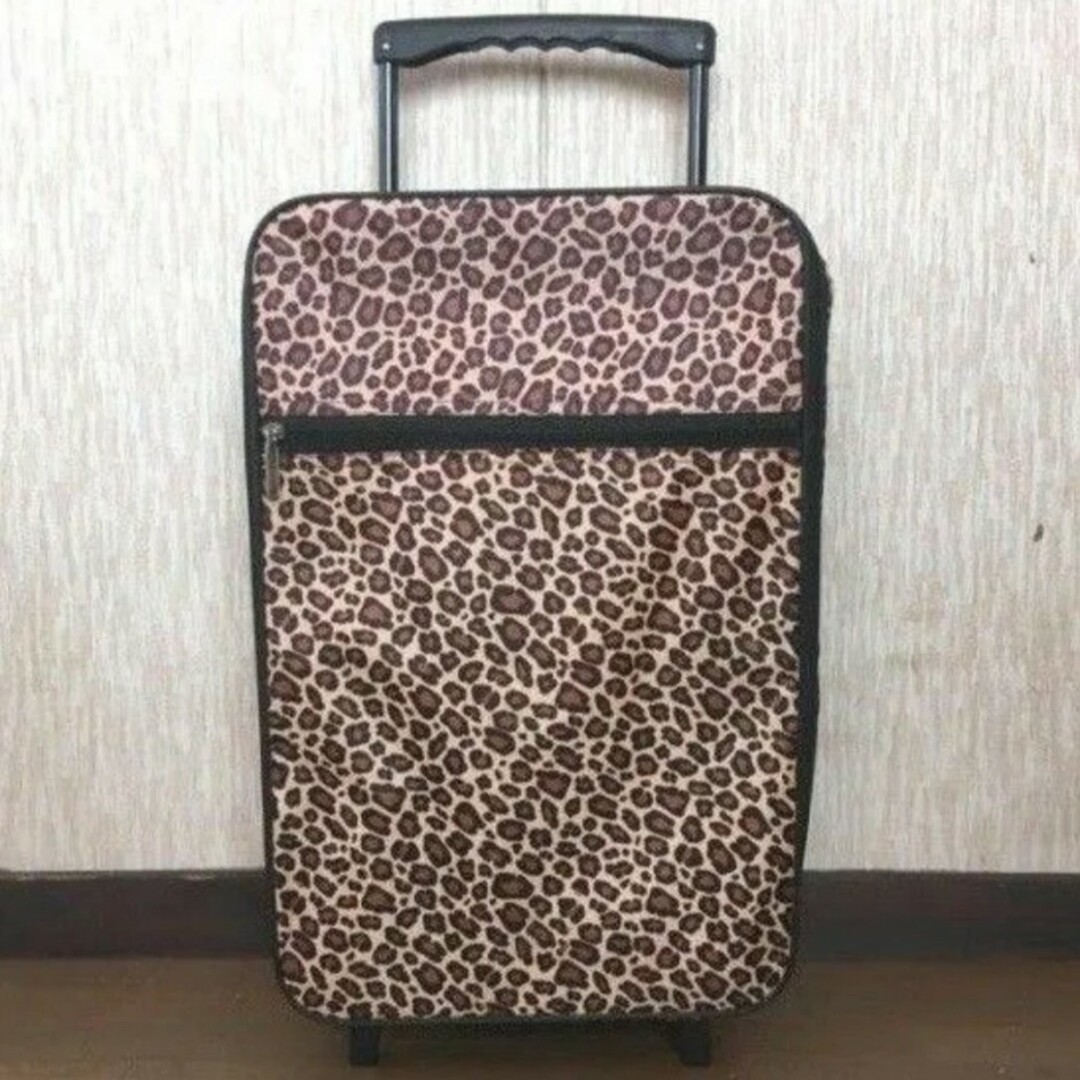 新品未使用　ヒョウ柄キャリーバッグ　❇即日発送も可能❇ レディースのバッグ(スーツケース/キャリーバッグ)の商品写真