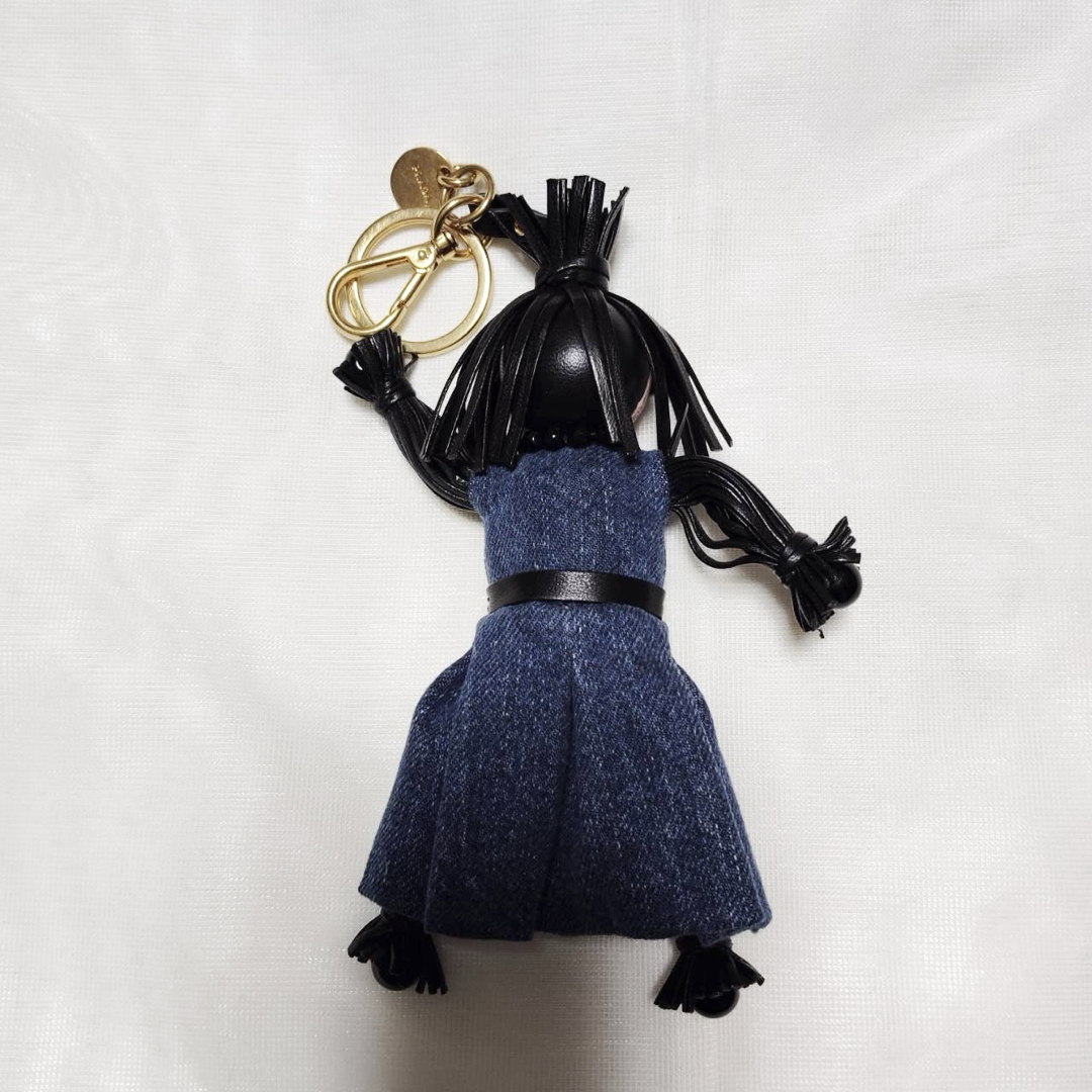 PRADA(プラダ)のPRADA プラダ　キーリング　ジャスミンチャーム　チャーム　人形　デニム レディースのファッション小物(キーホルダー)の商品写真