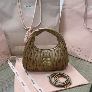 miumiu - MIUMIUの新作シープレザーバッグMIUMIUのショルダーバッグです