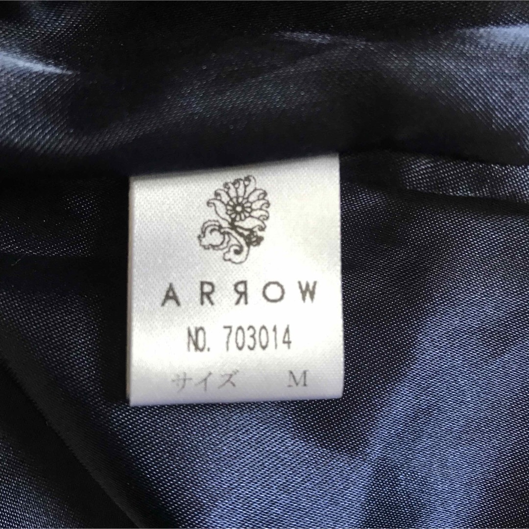 ARROW(アロー)のアロー　紺　総柄ノースリーブワンピース レディースのワンピース(ひざ丈ワンピース)の商品写真