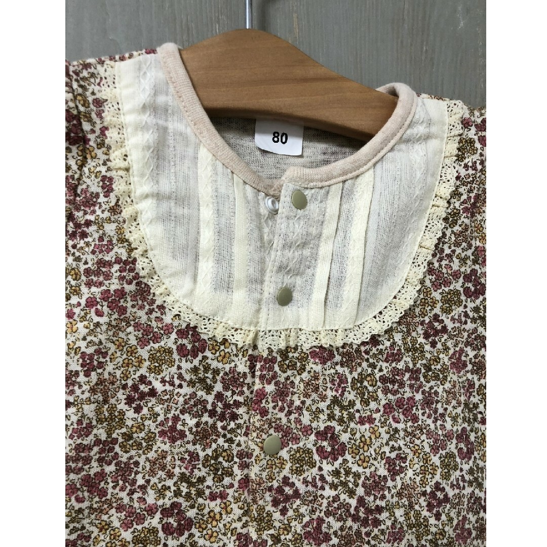 花柄　半袖ロンパース キッズ/ベビー/マタニティのベビー服(~85cm)(カバーオール)の商品写真