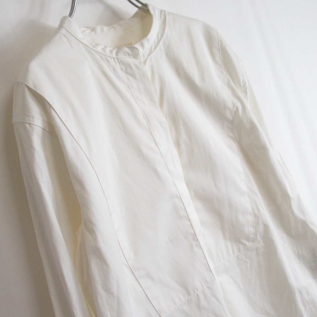 IENA(イエナ)のIENA バンドカラー ホワイト シャツ コットン 36 トップス カジュアル レディースのトップス(シャツ/ブラウス(長袖/七分))の商品写真