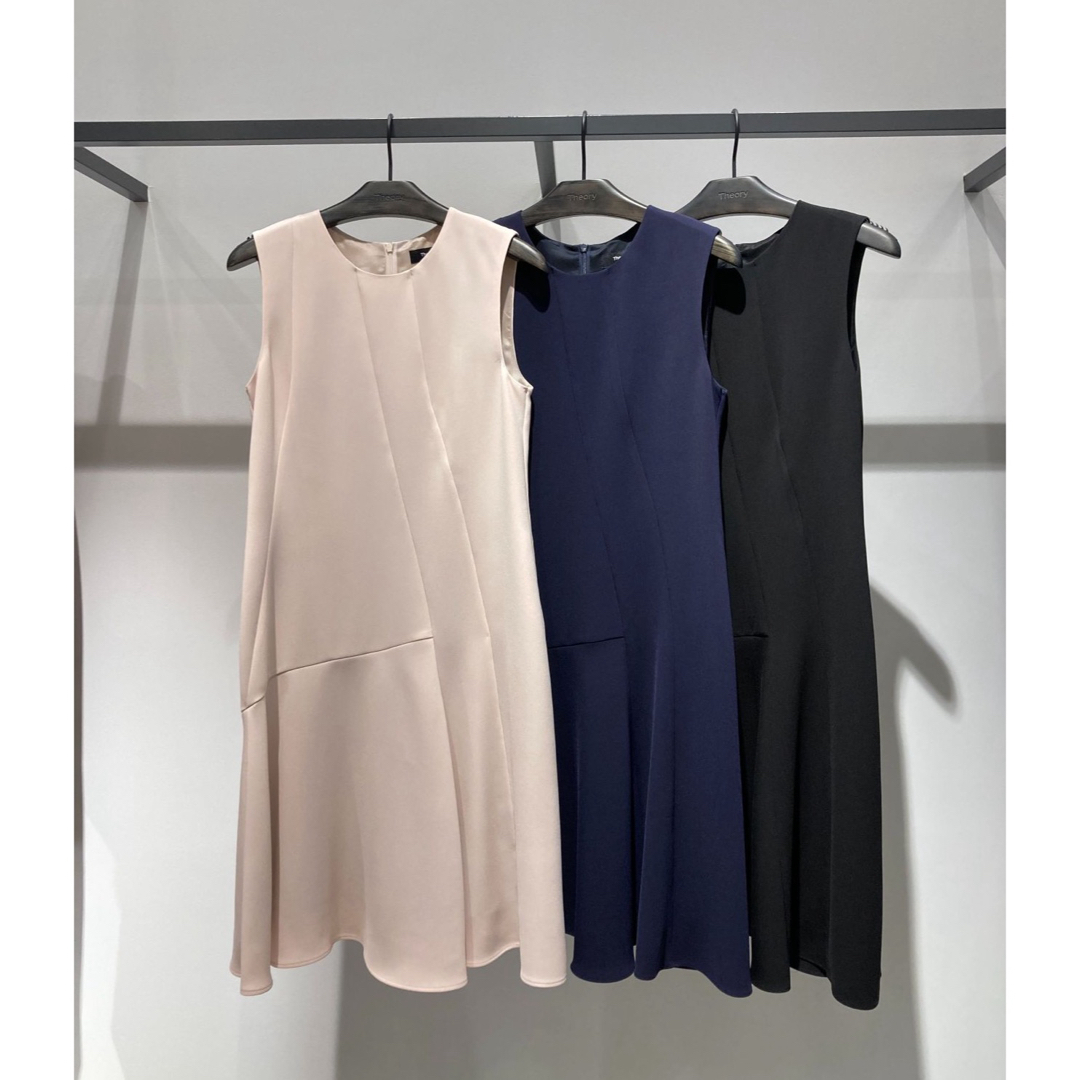 Theory - theory Classic Crepe 美シルエット 膝丈ワンピース 黒 Theory - theory Classic Crepe 美シルエット 膝丈ワンピース 黒