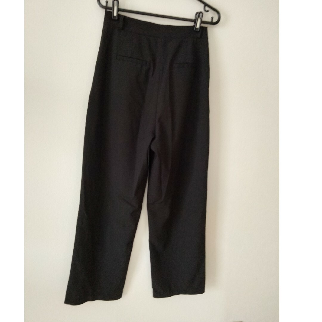 JUNOAH(ジュノア)のレディース　ズボン　ブラック レディースのパンツ(カジュアルパンツ)の商品写真