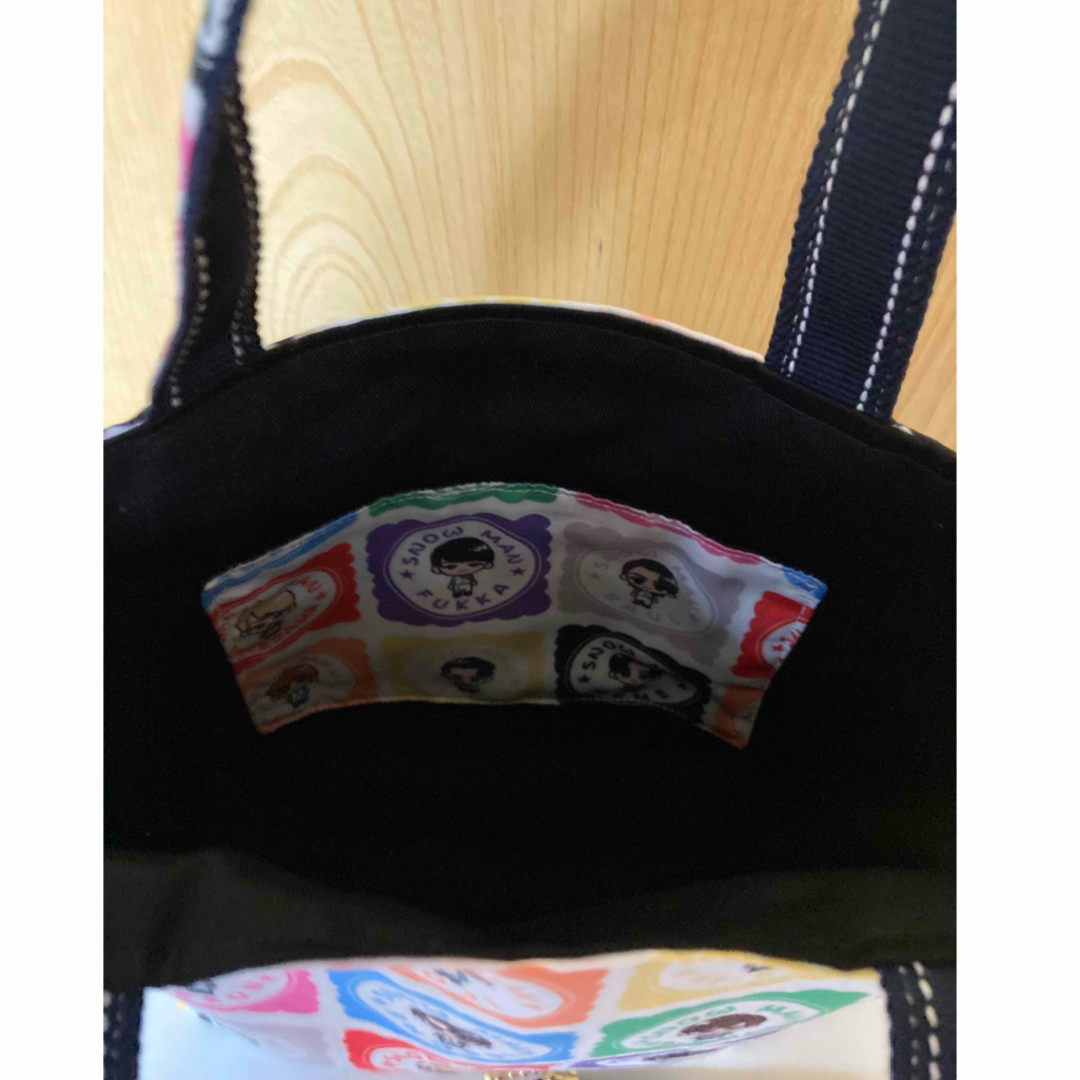 【M】トートバッグ&フラットポーチ　2点セット　SnowMan ハンドメイド レディースのバッグ(トートバッグ)の商品写真