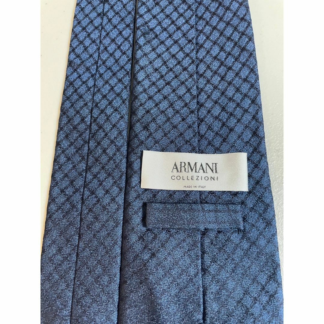 ARMANI COLLEZIONI(アルマーニ コレツィオーニ)のARMANI【総柄　ネイビー系】 USED オールド ネクタイ 古着 メンズのファッション小物(ネクタイ)の商品写真