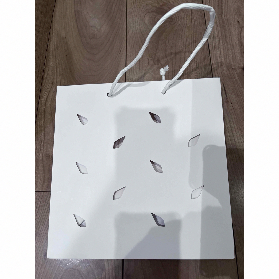 ピエール・エルメ・パリ(ピエールエルメパリ)のピエールエルメ PIERRE HERME   紙袋 レディースのバッグ(ショップ袋)の商品写真
