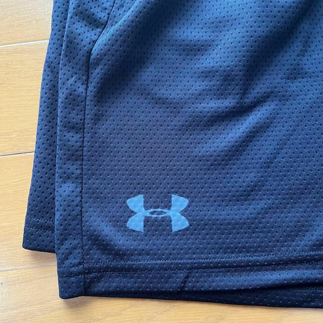 UNDER ARMOUR(アンダーアーマー)の【新品】アンダーアーマー　黒　L　ハーフパンツ　メンズ　ブラック　メッシュ メンズのパンツ(ショートパンツ)の商品写真