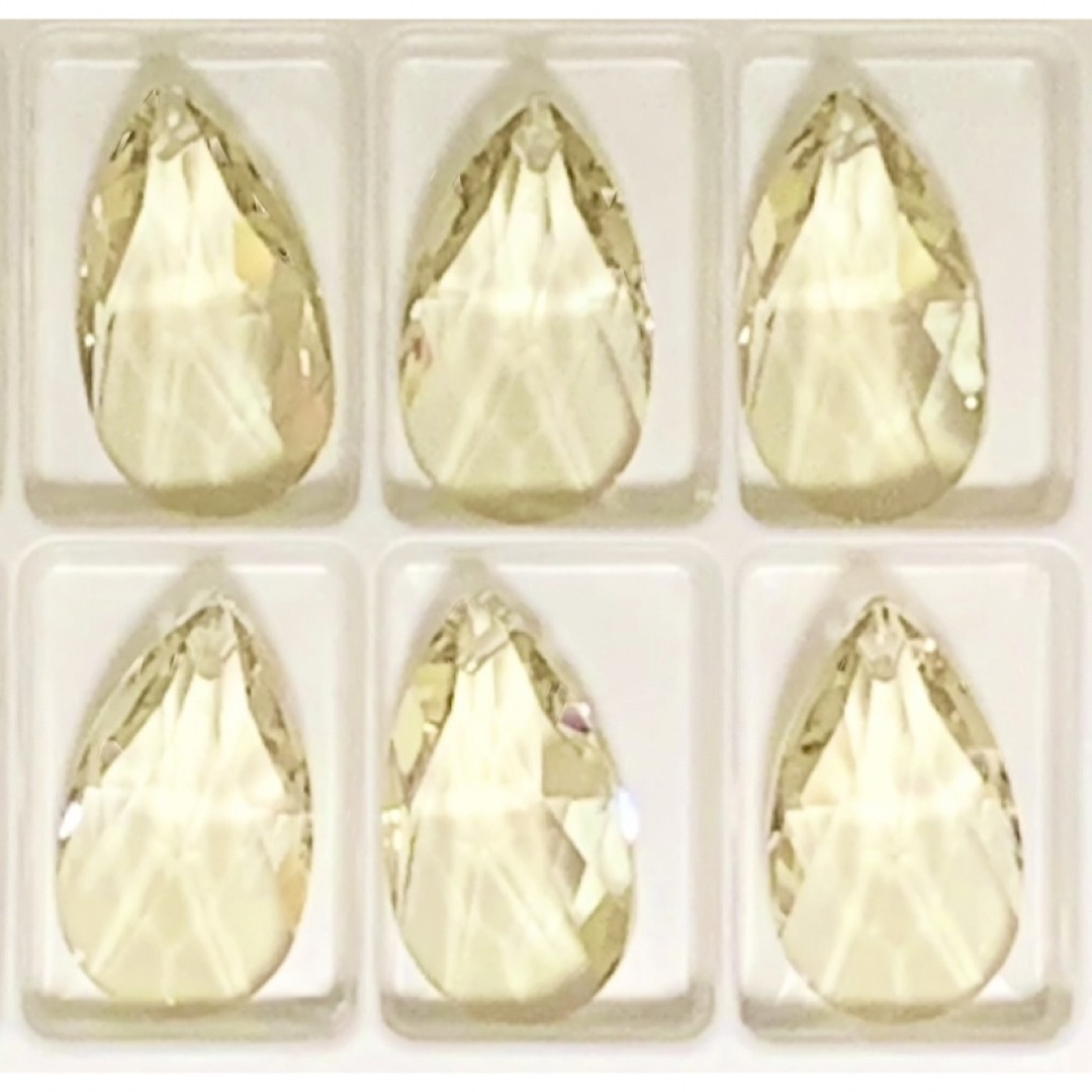 SWAROVSKI(スワロフスキー)のスワロ廃盤・特注激レアカラー♡#8721 Pear Shape イエローシャドー ハンドメイドの素材/材料(各種パーツ)の商品写真