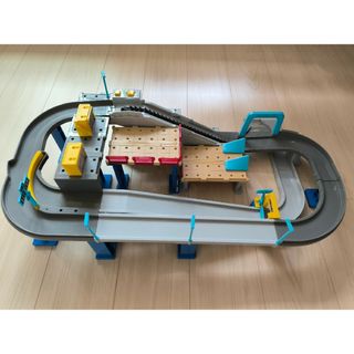 タカラトミー(Takara Tomy)のﾄﾐｶｱｸｼｮﾝ　高速道路😊(電車のおもちゃ/車)