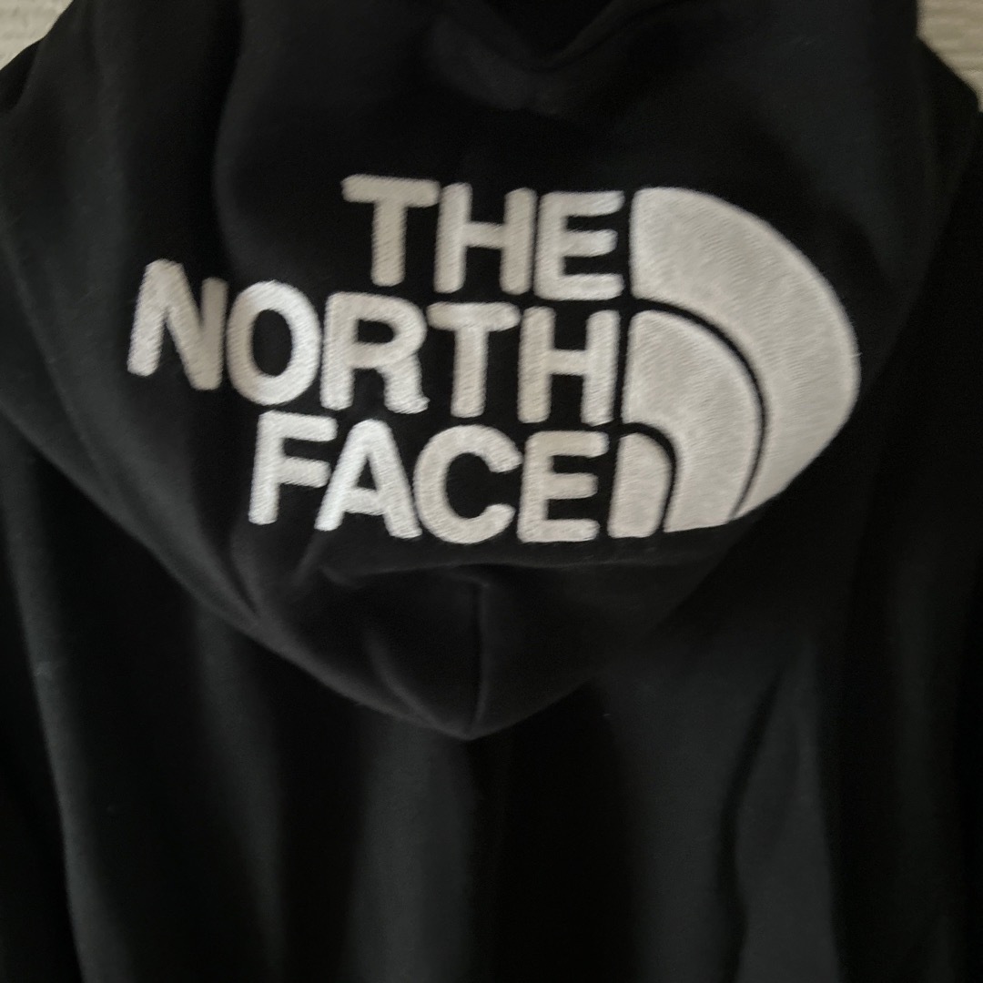 THE NORTH FACE(ザノースフェイス)のザ．ノースフェイス　人気パーカータグ付き メンズのトップス(パーカー)の商品写真