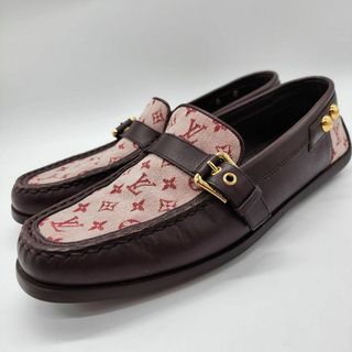 ルイヴィトン(LOUIS VUITTON)の【 極美品 】 ルイヴィトン　ドライビングシューズ　モノグラム　金金具　ＬＶロゴ(ローファー/革靴)