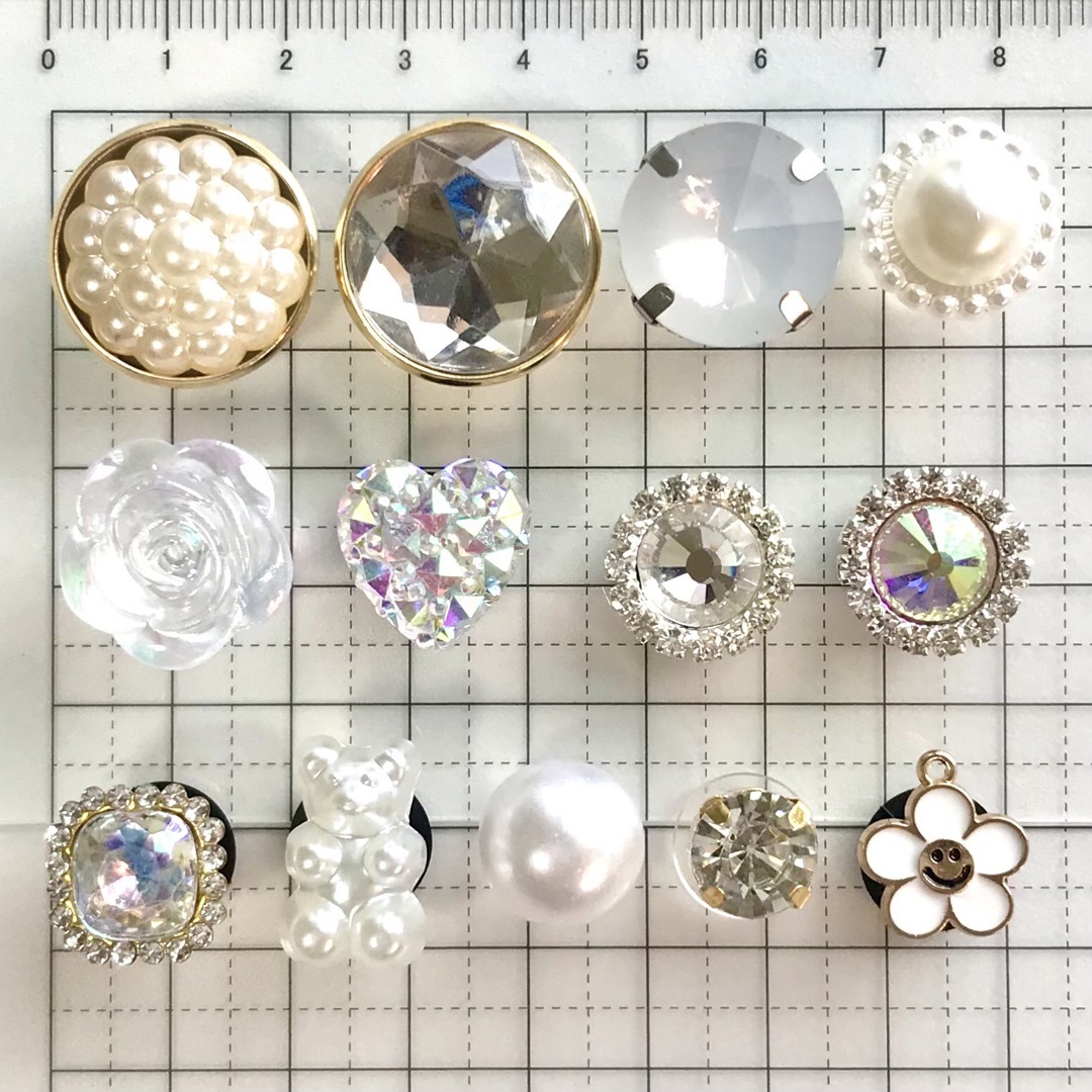 No.46【ジビッツ26個セット】ホワイトビジューmix♡キラキラ♡パール レディースのアクセサリー(チャーム)の商品写真