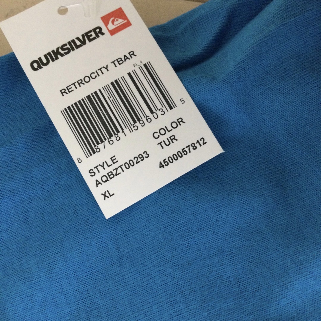 QUIKSILVER(クイックシルバー)の新品タグ付き☆クイックシルバー  キッズXL メンズS   Tシャツ　。 メンズのトップス(Tシャツ/カットソー(半袖/袖なし))の商品写真