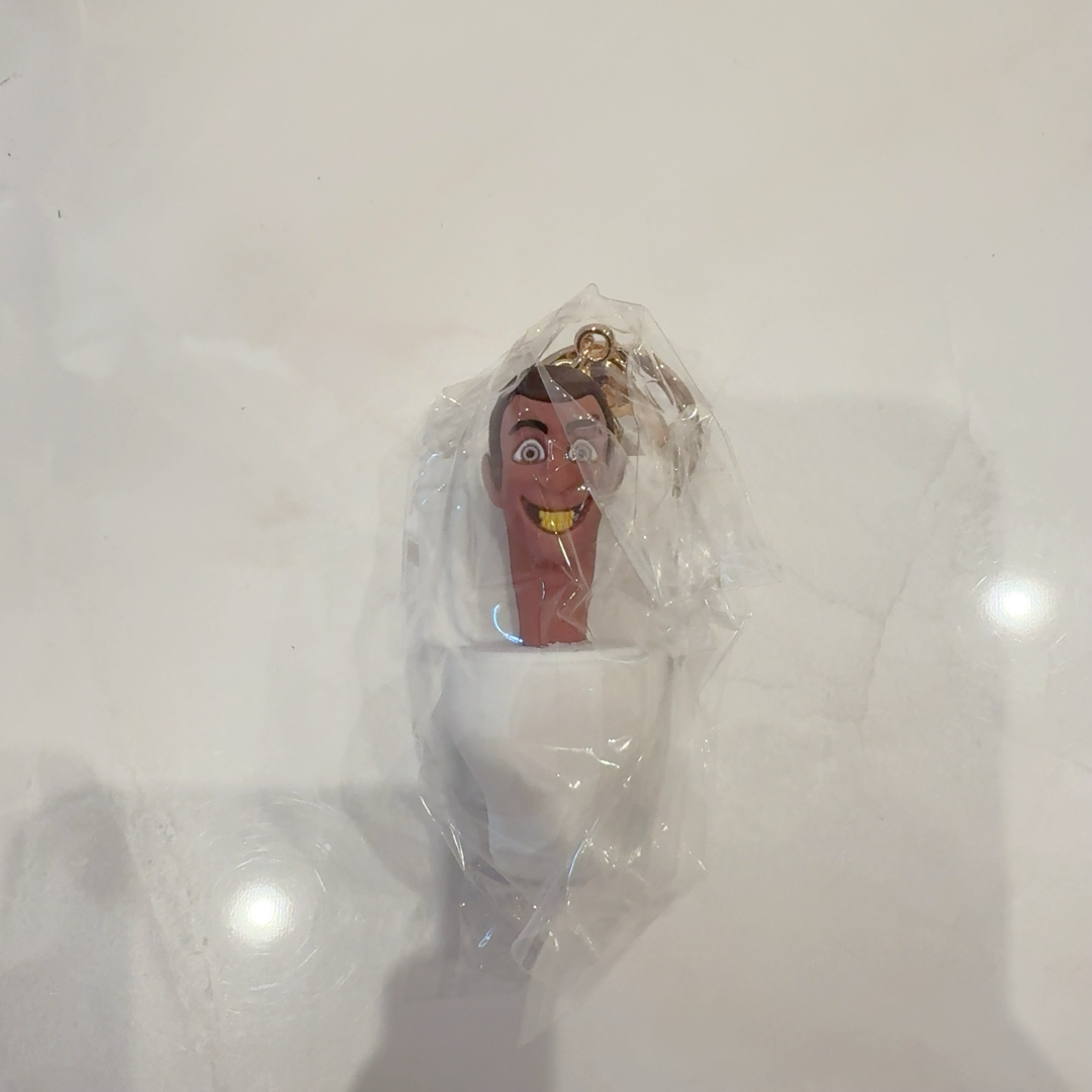 スキビディトイレ キーホルダー   Gマン　フィギュア　 レディースのファッション小物(キーホルダー)の商品写真