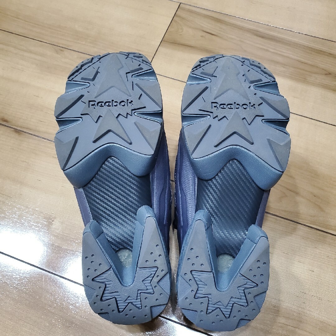 Reebok(リーボック)のReebok リーボック インスタポンプフューリー 23.0cm コールドグレー メンズの靴/シューズ(スニーカー)の商品写真