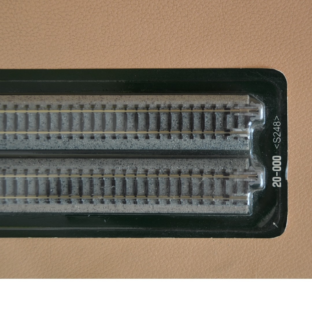 KATO`(カトー)のKATO Nゲージ 20-000 unitrack 直線線路 エンタメ/ホビーのおもちゃ/ぬいぐるみ(鉄道模型)の商品写真