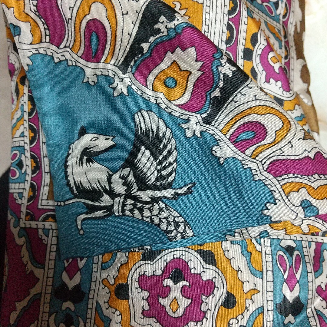 シルクエスニック柄のロングスカーフ レディースのファッション小物(バンダナ/スカーフ)の商品写真