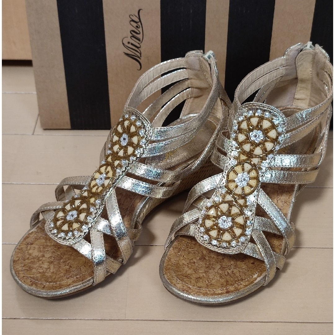 サンダル ゴールド Sサイズ ミンクス MINX レディースの靴/シューズ(サンダル)の商品写真