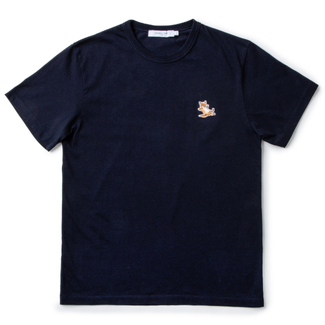 MAISON KITSUNE'(メゾンキツネ)のメゾンキツネ/MAISON KITSUNE シャツ メンズ CHILLAX FOX PATCH CLASSIC TEE-SHIRT Tシャツ NAVY  GU00154KJ0010-0001-P480 メンズのトップス(Tシャツ/カットソー(半袖/袖なし))の商品写真