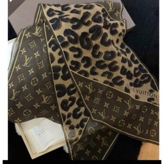 ルイヴィトン(LOUIS VUITTON)の美品 ルイヴィトン エシャルプ・ モノグラム・レオパード シルクスカーフ (バンダナ/スカーフ)