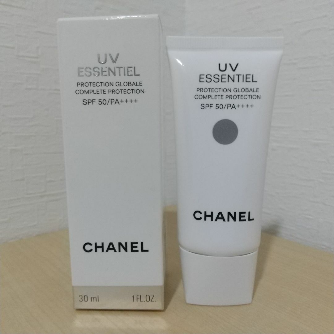 CHANEL - シャネル UV エサンシエル 日焼け止めジェルクリームの CHANEL - シャネル UV エサンシエル 日焼け止めジェルクリームの