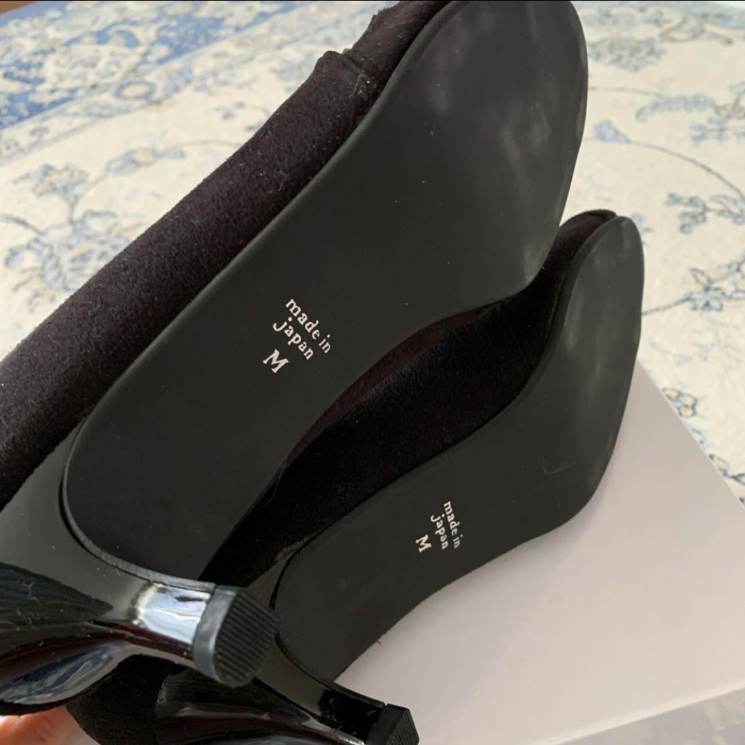 GALLERY VISCONTI(ギャラリービスコンティ)のビスコンティ  黒前黒花　パンプス　未使用品 レディースの靴/シューズ(ハイヒール/パンプス)の商品写真