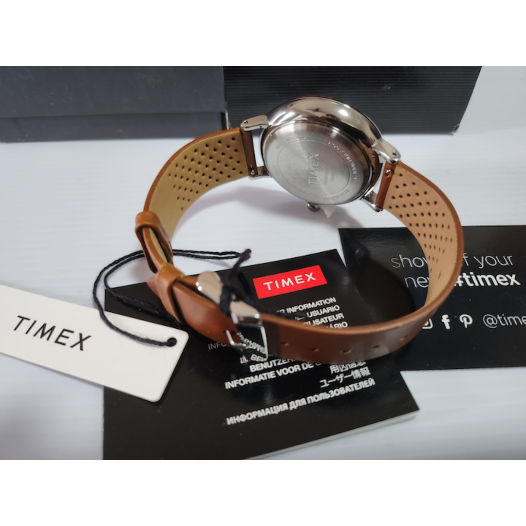 【国内未発売】TIMEX x NYヤンキース限定ウォッチ　現地価格32,000円 メンズの時計(レザーベルト)の商品写真