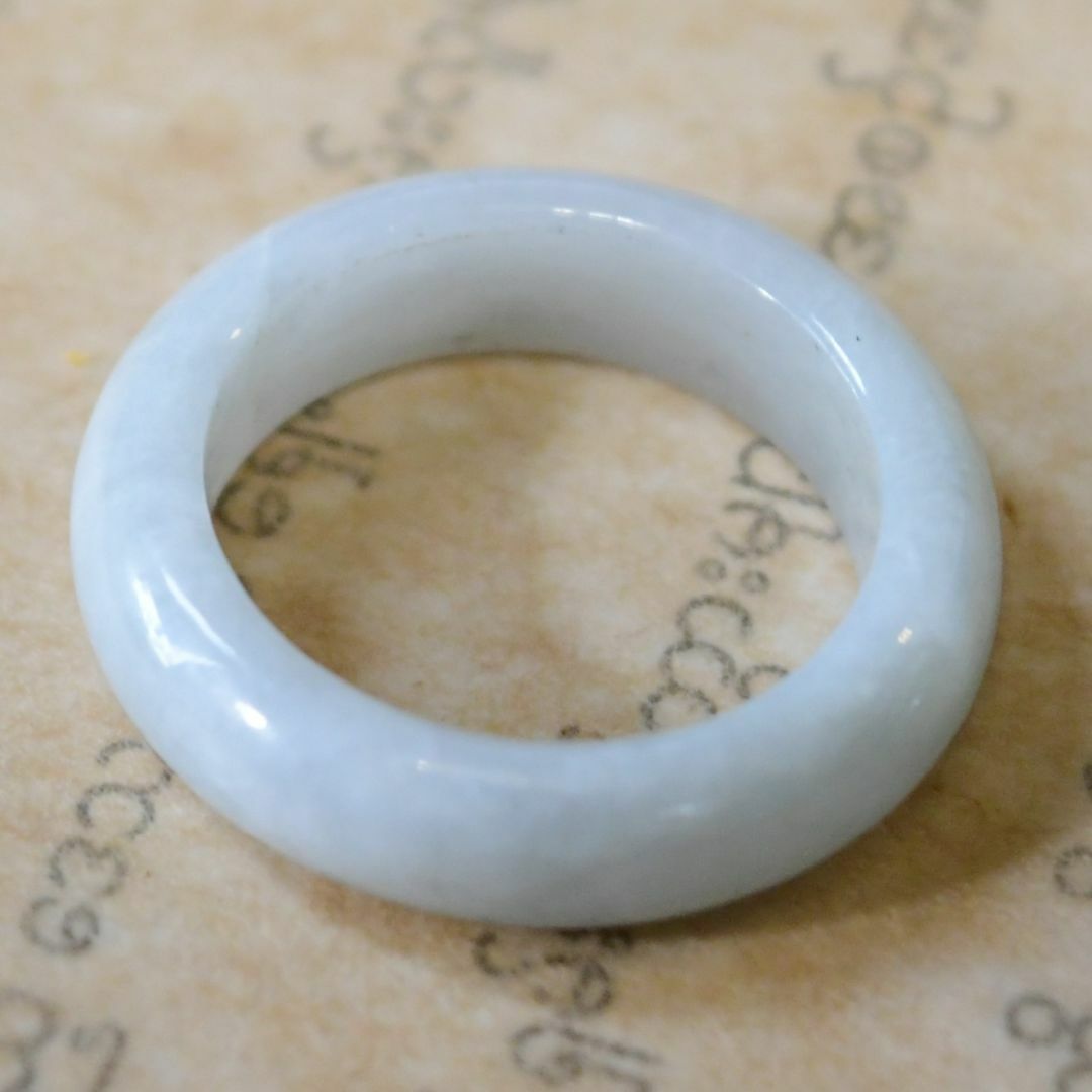 J1360　ヒスイ　翡翠　リング　指輪　14号　ミャンマー　ジェイド　送料込 レディースのアクセサリー(リング(指輪))の商品写真