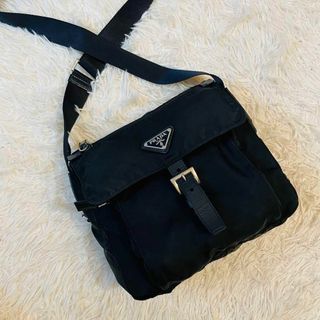 プラダ(PRADA)の美品＊PRADA ショルダーバッグ カメラ ポシェット ナイロン 三角ロゴ 黒(ショルダーバッグ)