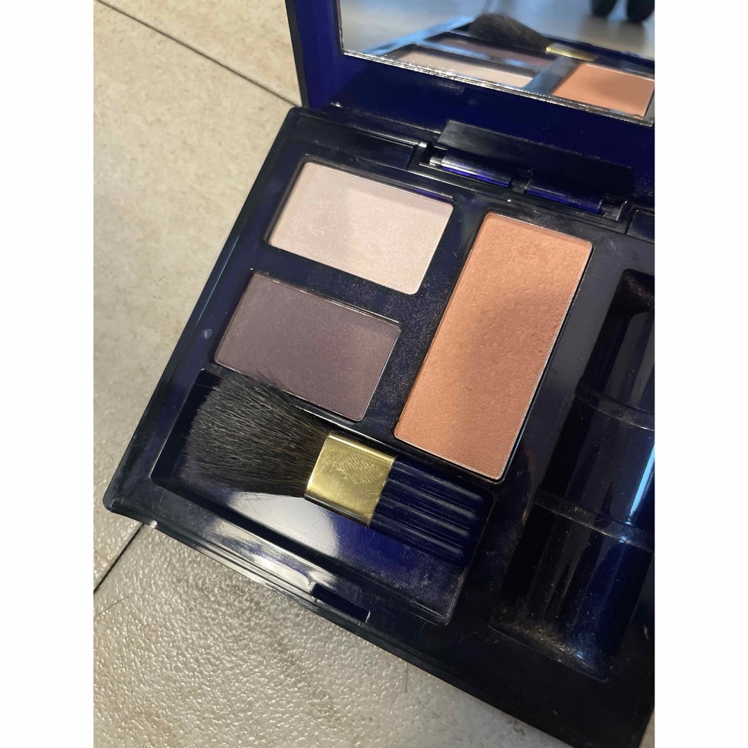 Estee Lauder(エスティローダー)のESTEELAUDERエスティローダーデラックスコンパクト コスメ/美容のベースメイク/化粧品(アイシャドウ)の商品写真