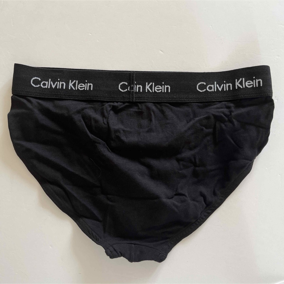 Calvin Klein(カルバンクライン)のカルバンクライン　メンズビキニ　S(XS) ブラック　白ブリーフ　男性インナー メンズのアンダーウェア(その他)の商品写真