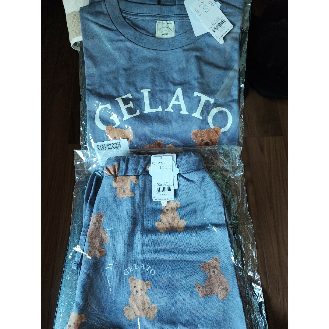 gelato pique(ジェラートピケ)のジェラートピケ　ベアワンポイントTシャツ＆ショートパンツ　ネイビー　新品未開封 レディースのルームウェア/パジャマ(その他)の商品写真