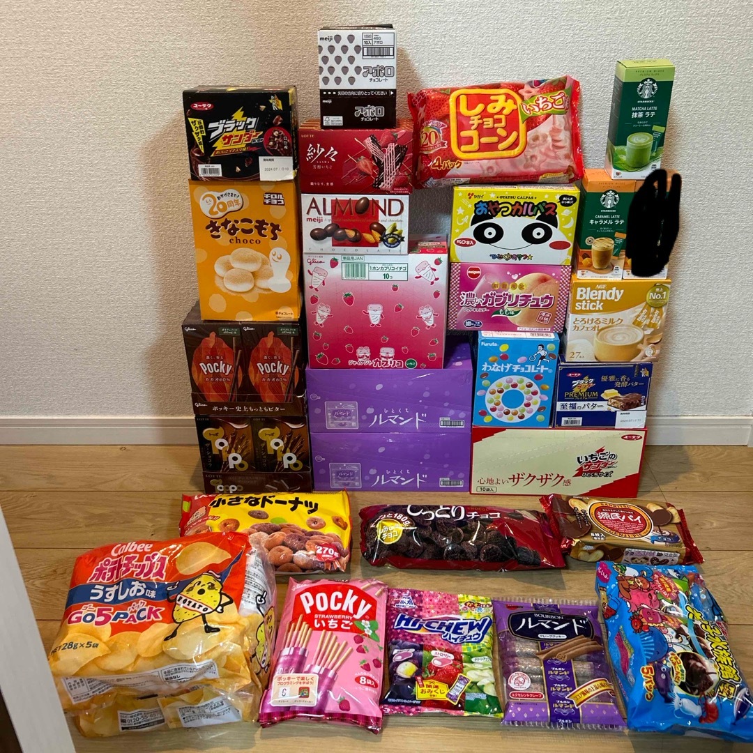 ！平日限定値下げ！ お菓子 詰め合わせ まとめ売り27点セット 食品/飲料/酒の食品(菓子/デザート)の商品写真