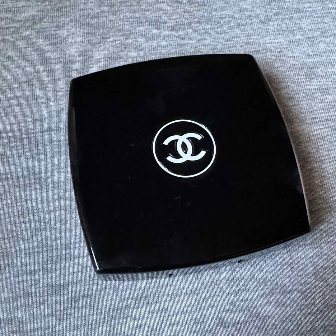 CHANEL(シャネル)のCHANELシャネルレキャトルオンブル34エクロジオン コスメ/美容のベースメイク/化粧品(アイシャドウ)の商品写真