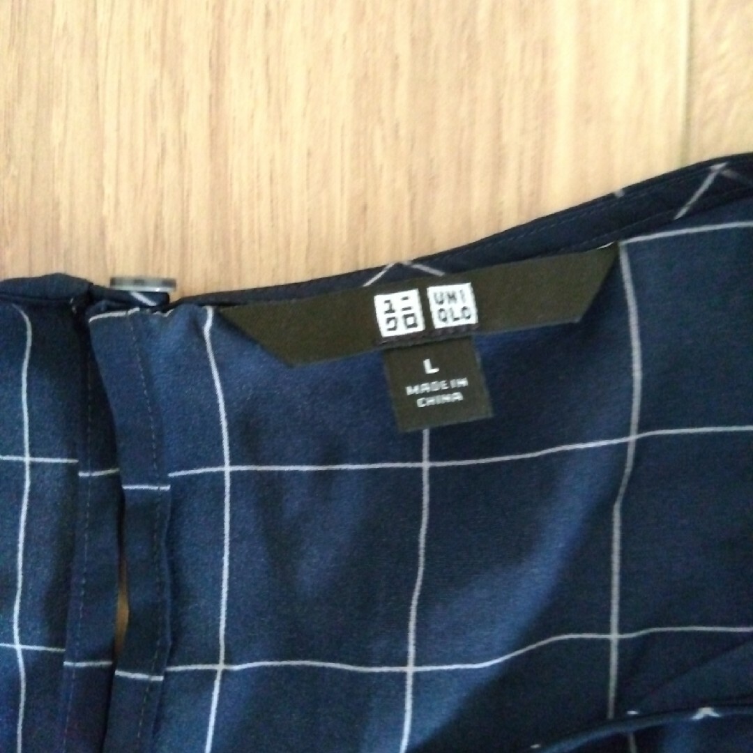 UNIQLO(ユニクロ)のUNIQLO　Lサイズ　チェック　シャツ　USED　紺色 メンズのトップス(Tシャツ/カットソー(半袖/袖なし))の商品写真