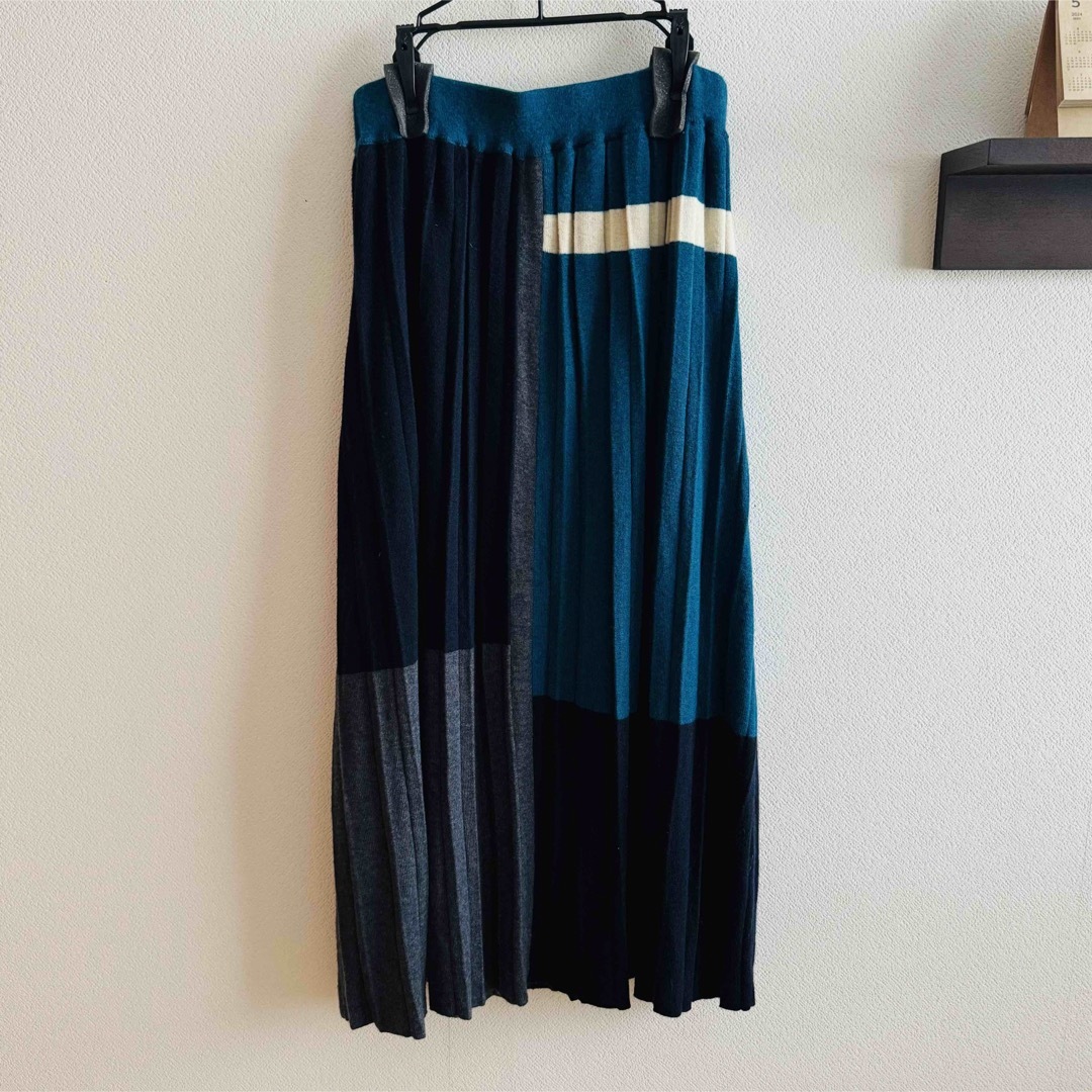 匿名配送 ブルー ロングニットスカート 薄手 裏地あり レディースのスカート(ロングスカート)の商品写真