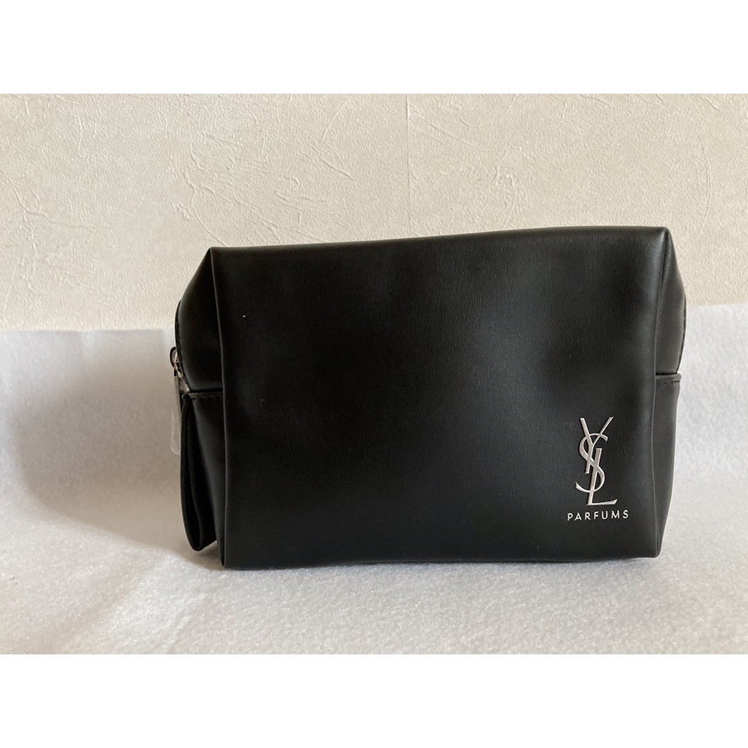 Yves Saint Laurent(イヴサンローラン)の【YSL】イヴ•サンローラン ノベルティポーチ ブラック 【新品未使用】 レディースのファッション小物(ポーチ)の商品写真