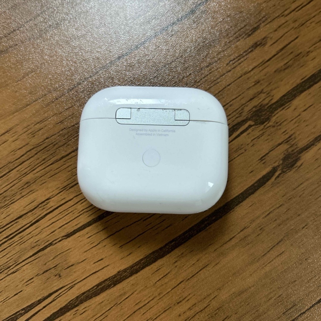 Apple(アップル)のAirPods スマホ/家電/カメラのオーディオ機器(ヘッドフォン/イヤフォン)の商品写真