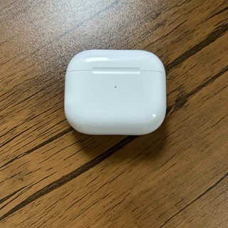 アップル(Apple)のAirPods(ヘッドフォン/イヤフォン)