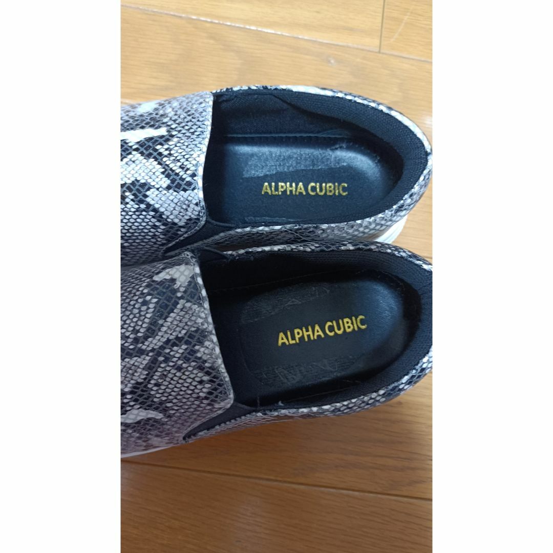 本革 アルファキュービック ALPHA CUBIC レザー ゴムスリット スリッ レディースの靴/シューズ(スリッポン/モカシン)の商品写真