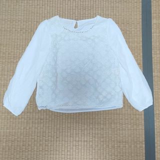 白色のカットソー（長袖）