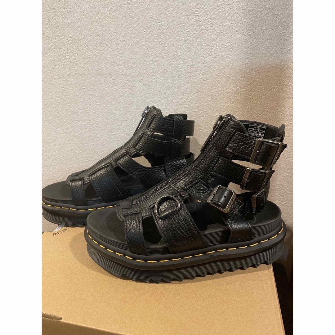 Dr.Martens(ドクターマーチン)のDr.Martens OLSON (BLACK, 22cm（UK3）) レディースの靴/シューズ(サンダル)の商品写真