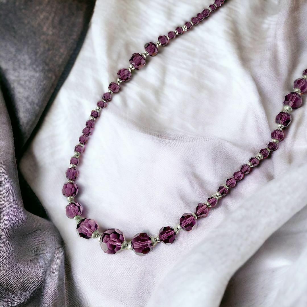ネックレス　ペンダント　紫　パープル　シルバー留め具　キラキラ　ロング　爽やか系 レディースのアクセサリー(ネックレス)の商品写真