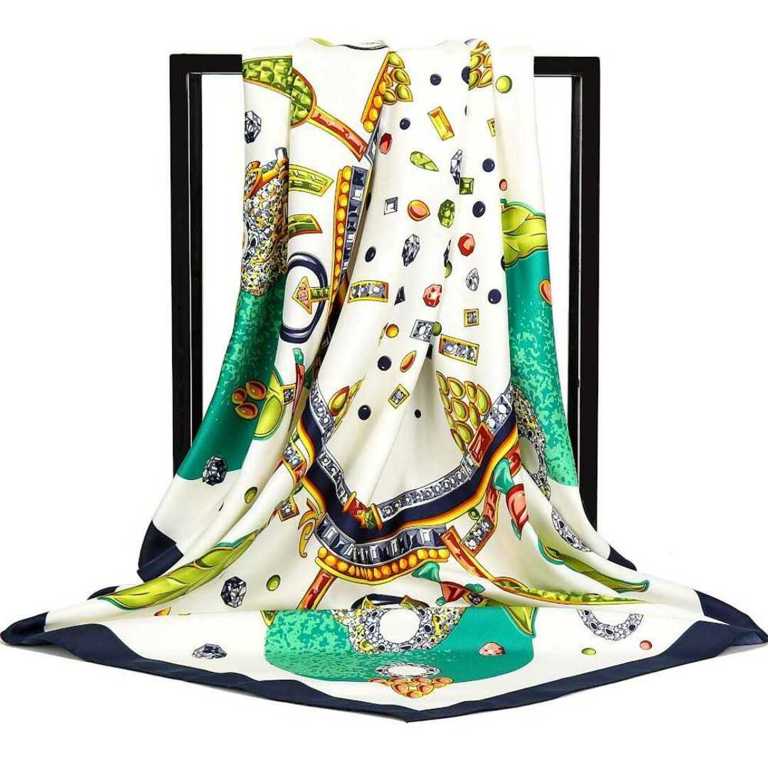 大判90cm×90cm シルク スカーフ グリーンホワイト系28 レディースのファッション小物(バンダナ/スカーフ)の商品写真